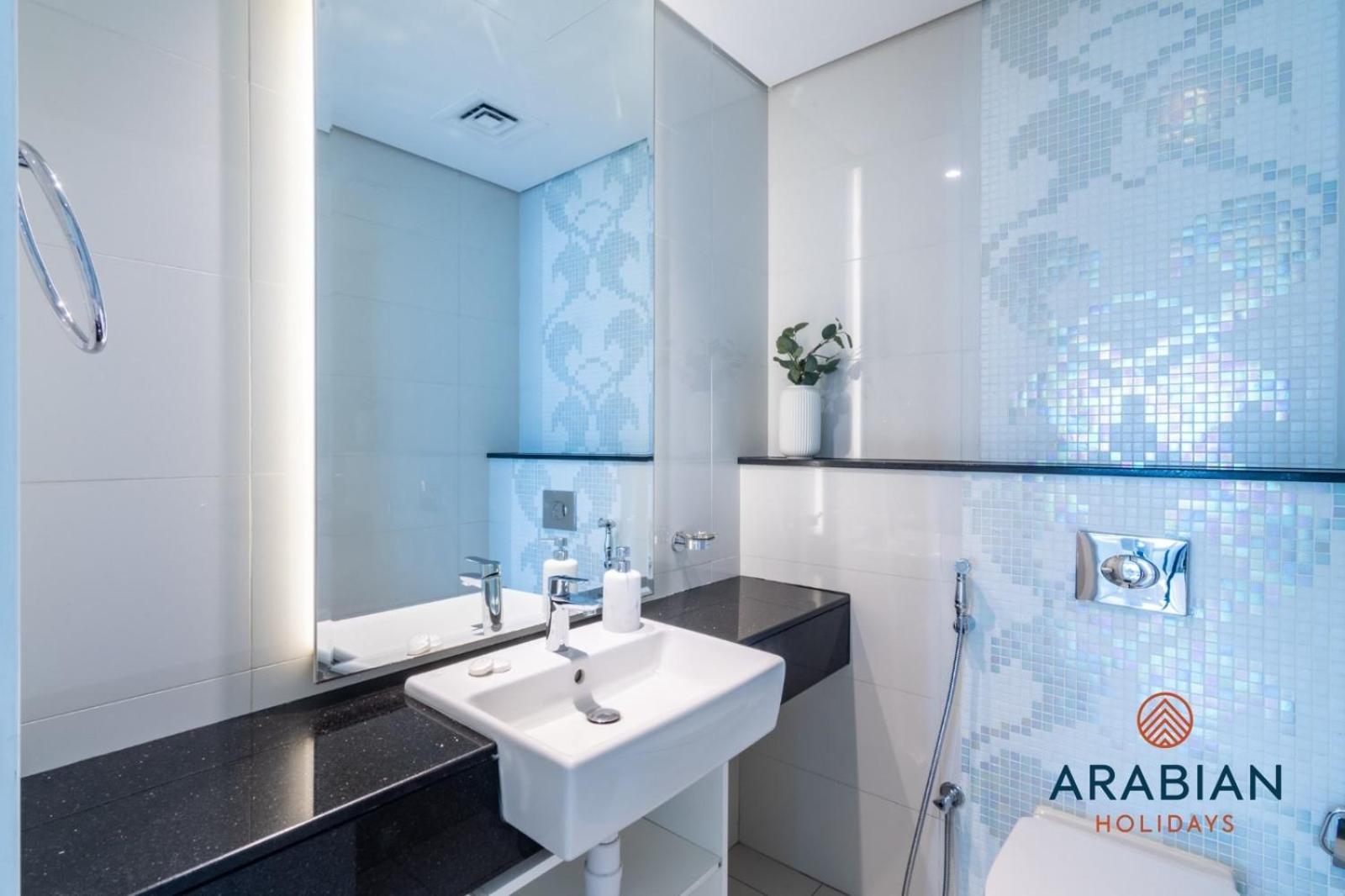 Flawless 2br In Business Bay - Partial Burj And Full Canal View * Дубай